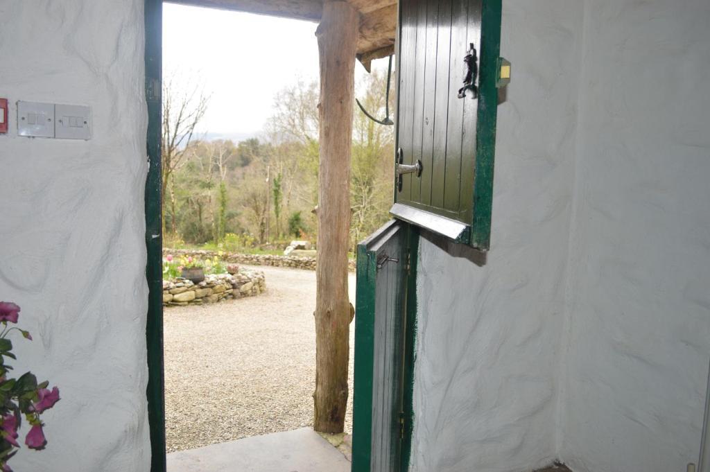 Lissyclearig Thatched Cottage Kenmare Extérieur photo